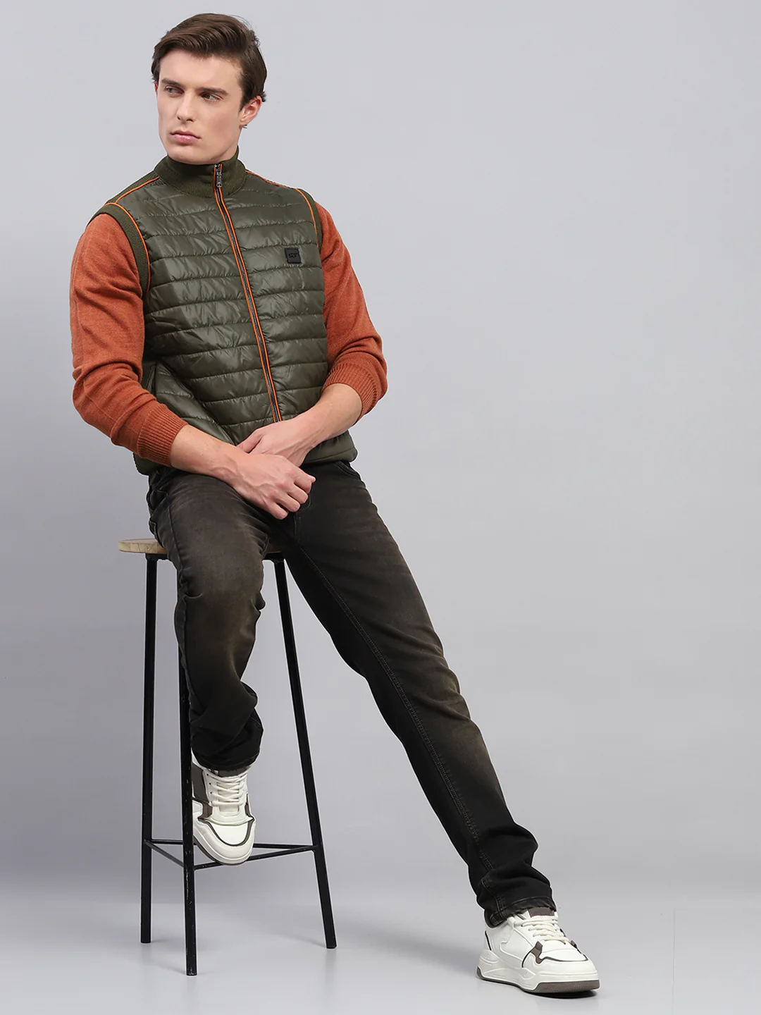 Men Green Solid Mock Neck Sleeveless Jacket - Image 2