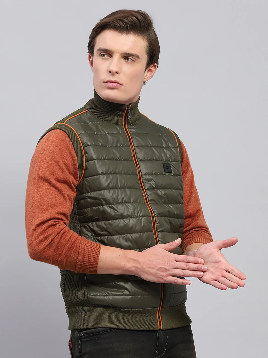 Men Green Solid Mock Neck Sleeveless Jacket - Image 4