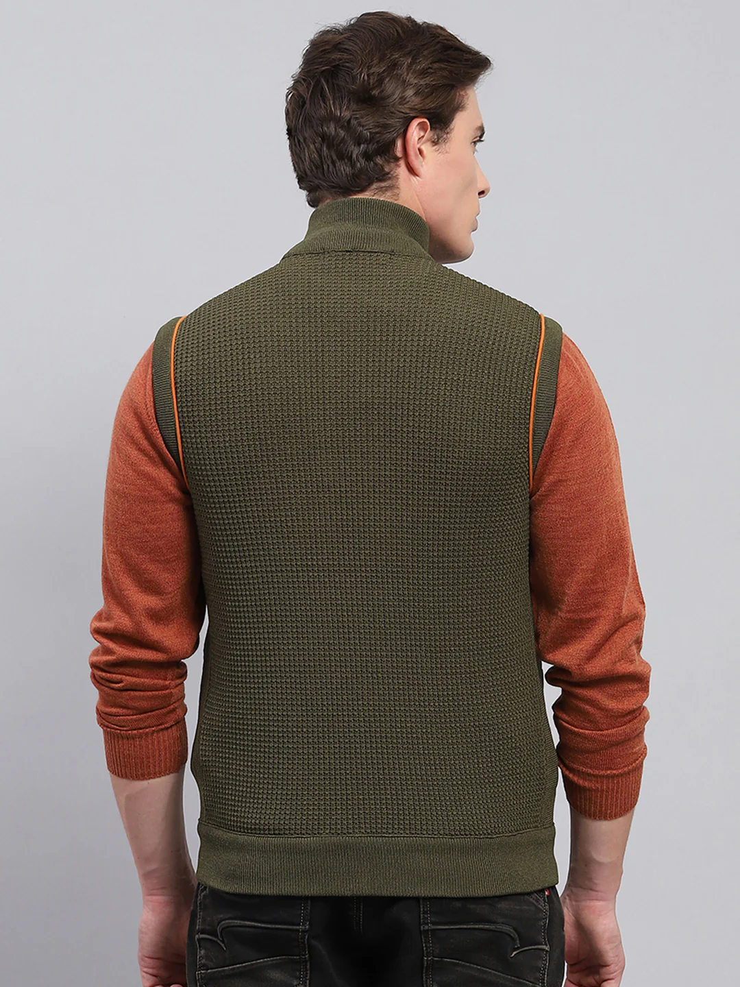 Men Green Solid Mock Neck Sleeveless Jacket - Image 5