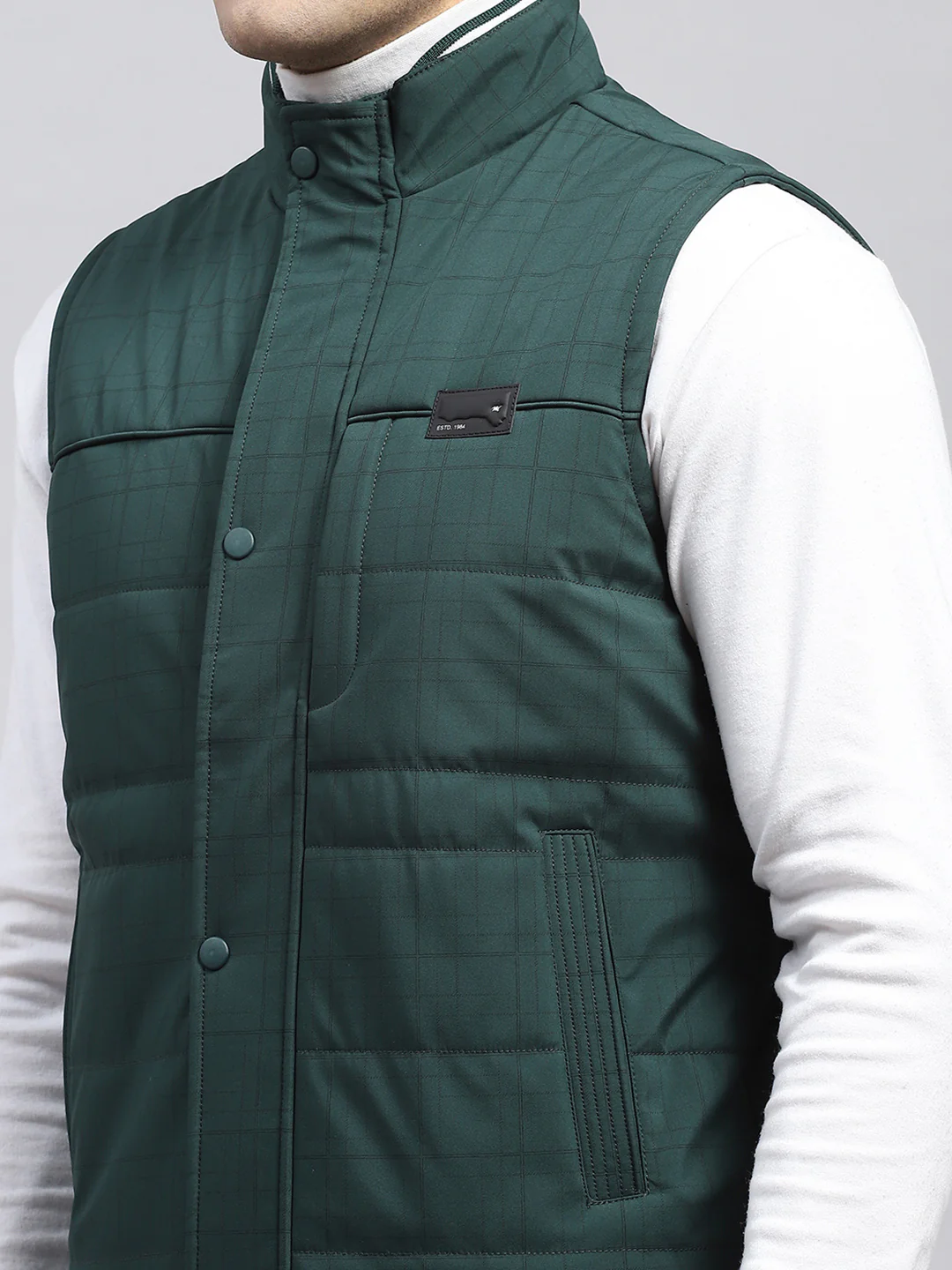 Men Green Solid Mock Neck Sleeveless Jacket - Image 6