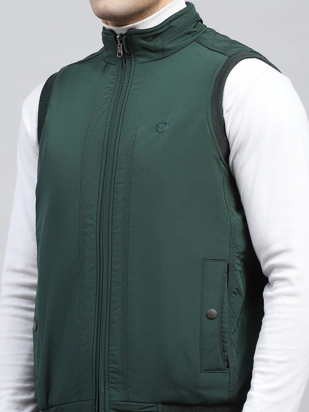 Men Green Solid Mock Neck Sleeveless Reversible Jacket - Image 11