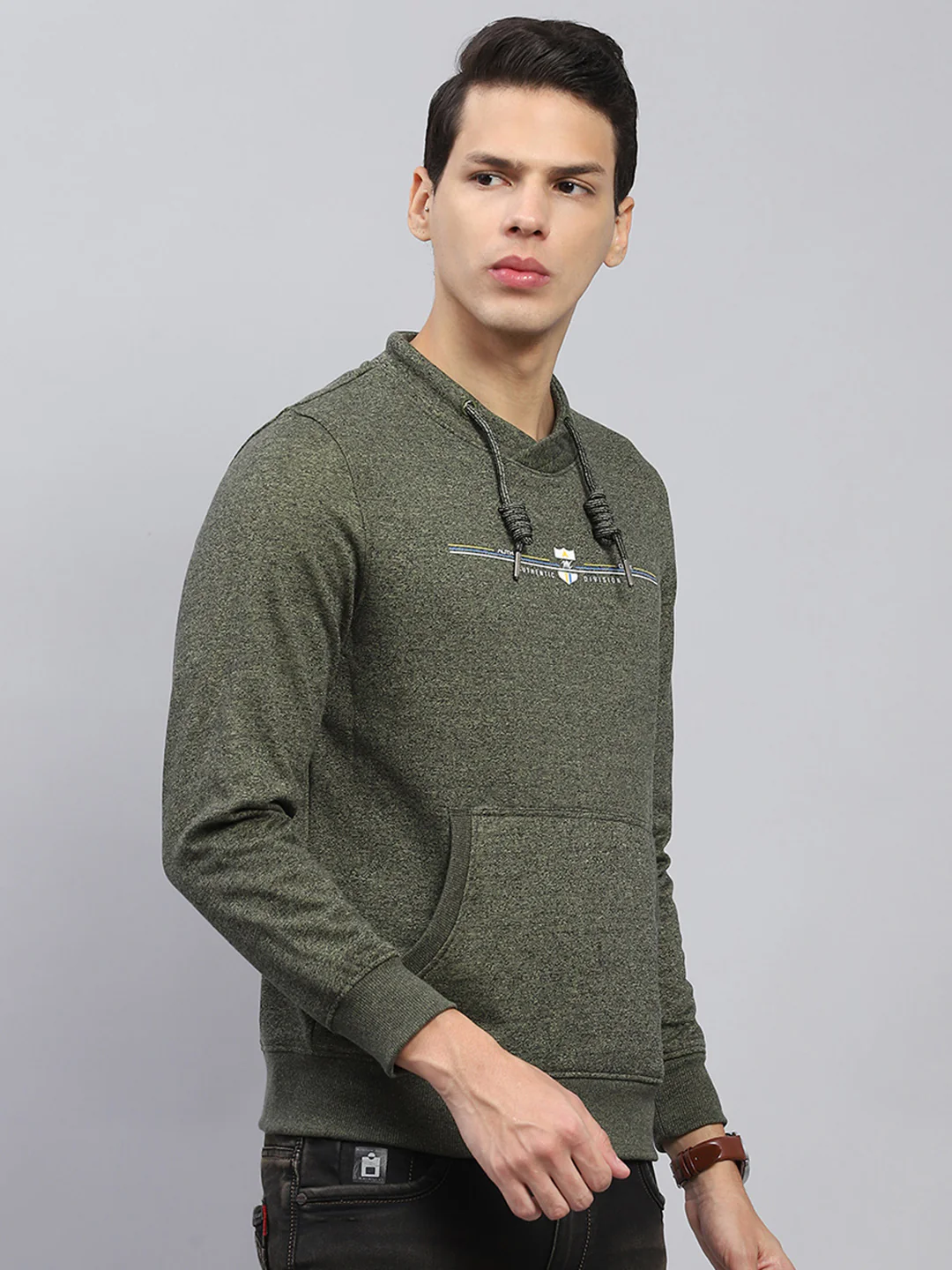 Men Green Solid Round Neck Full Sleeve Sweatshirt - Image 3