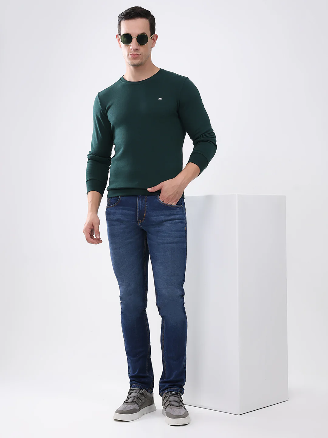 Men Green Solid Round Neck Full Sleeve Winter T-Shirt - Image 2