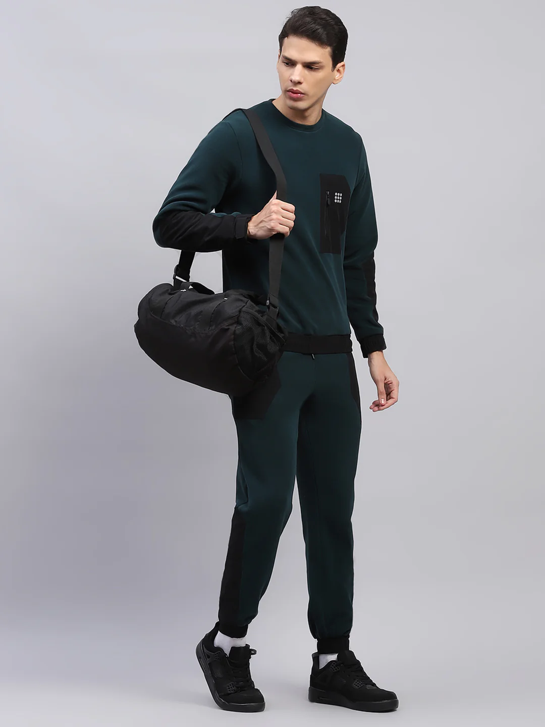 Rock.it Men Green Solid Round Neck Full Sleeve Winter Tracksuit - Image 2