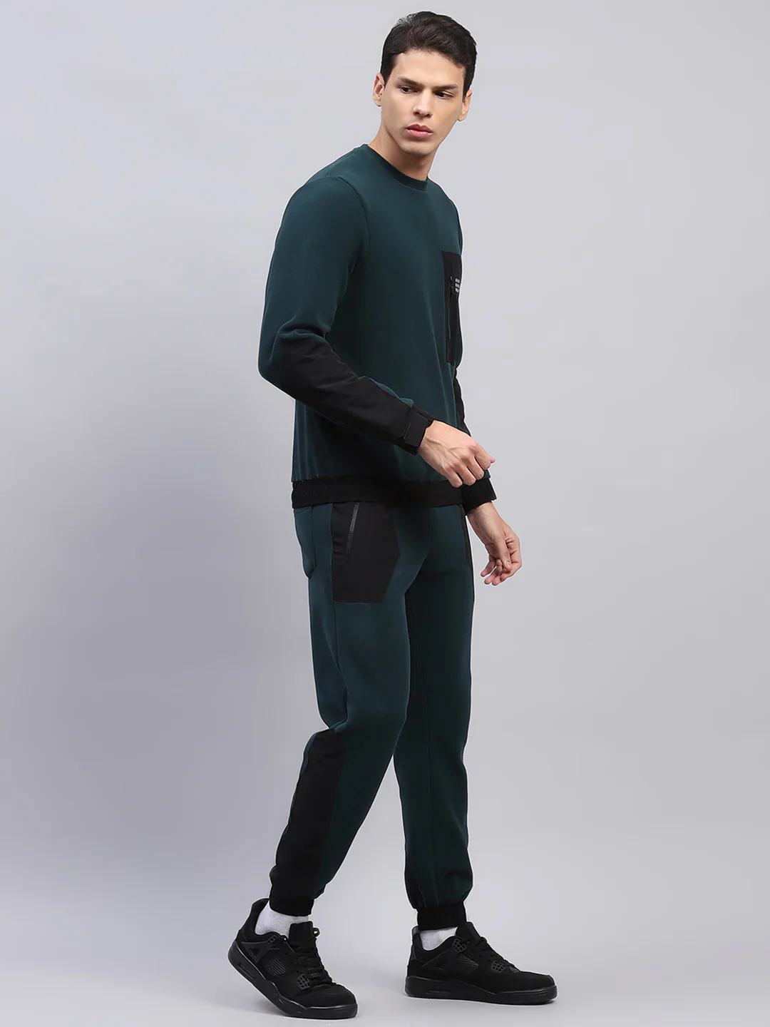 Rock.it Men Green Solid Round Neck Full Sleeve Winter Tracksuit - Image 4