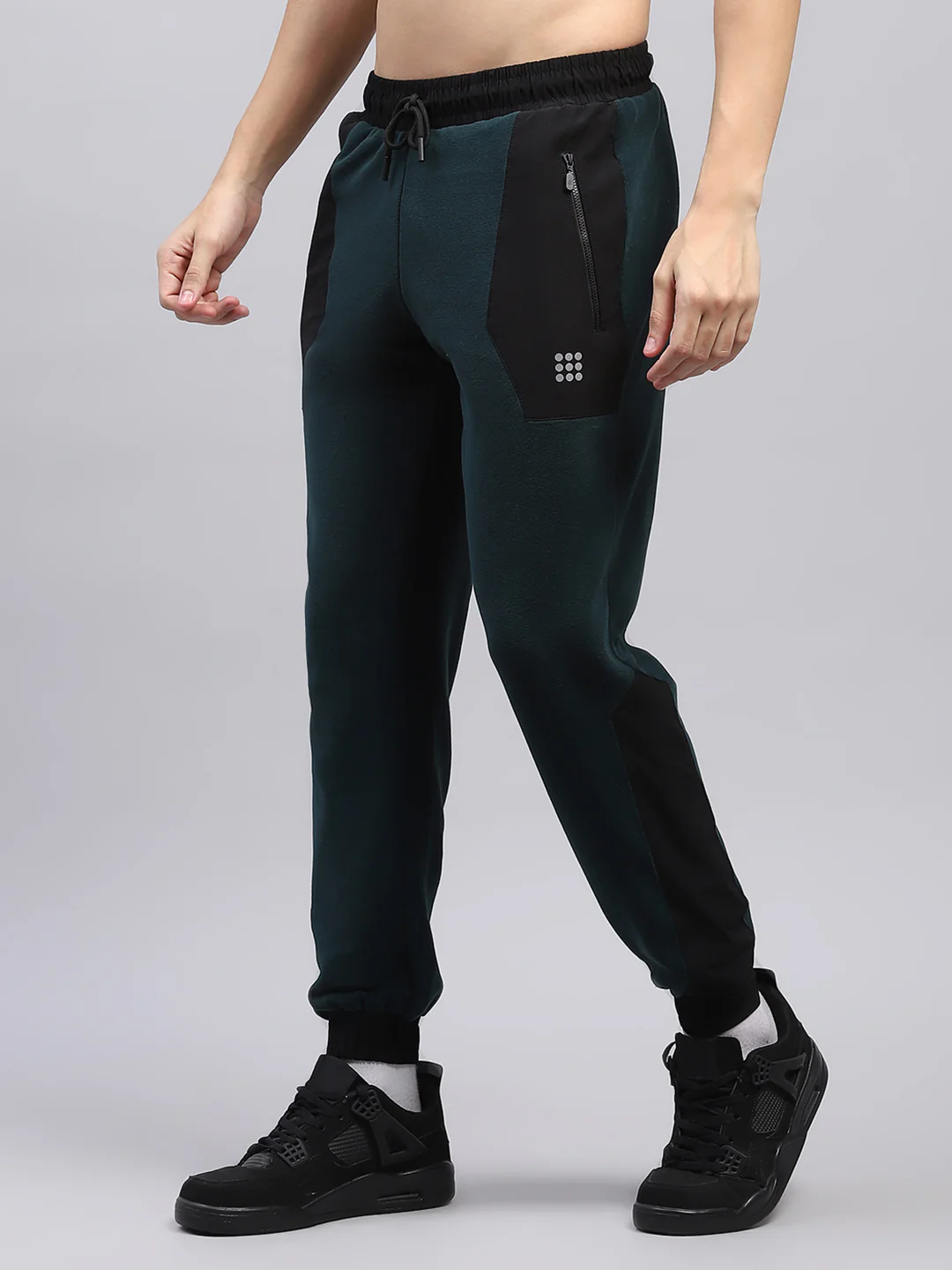 Rock.it Men Green Solid Round Neck Full Sleeve Winter Tracksuit - Image 7
