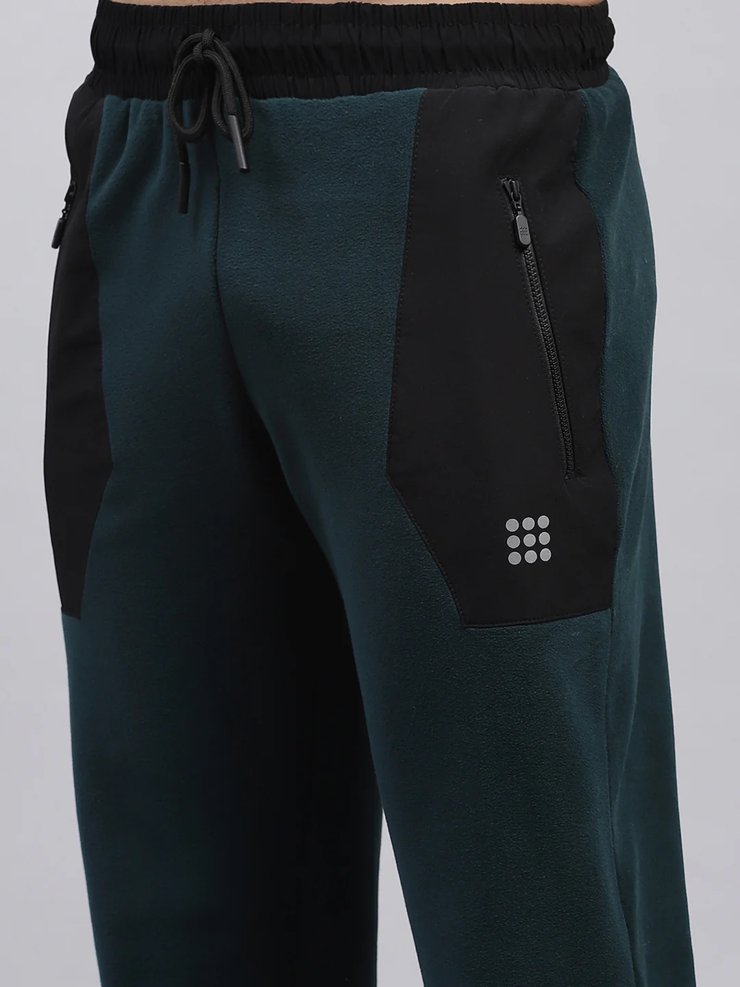 Rock.it Men Green Solid Round Neck Full Sleeve Winter Tracksuit - Image 8