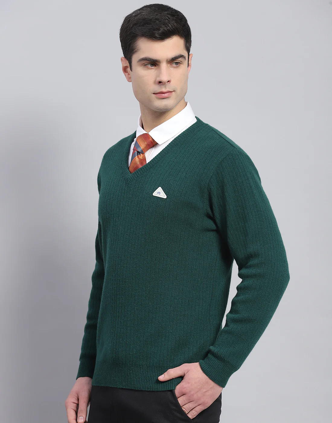 Men Green Solid V Neck Full Sleeve Pullover - Image 4