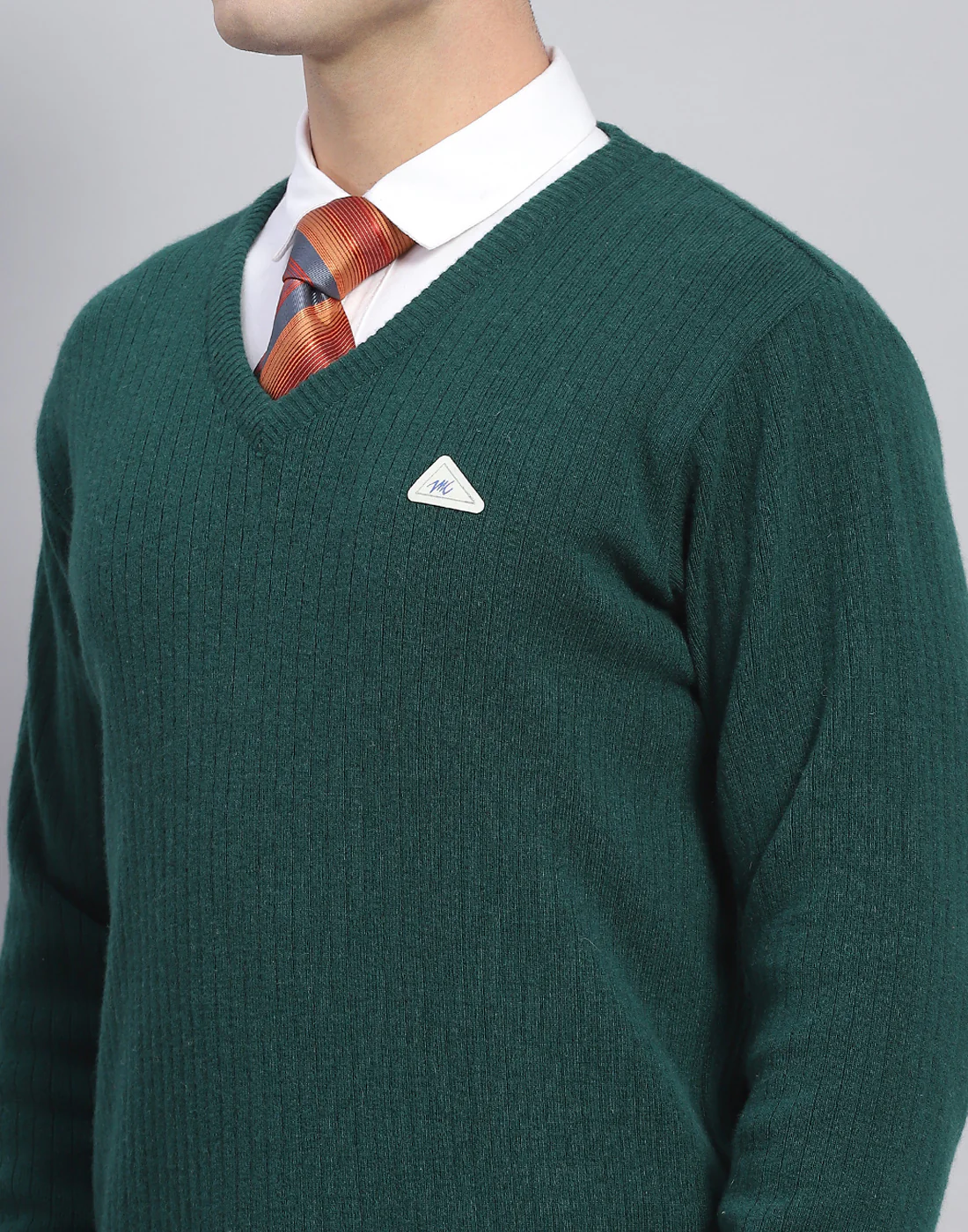 Men Green Solid V Neck Full Sleeve Pullover - Image 7