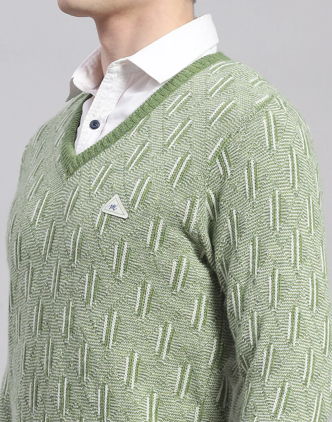 Men Green Solid V Neck Full Sleeve Pullover - Image 6