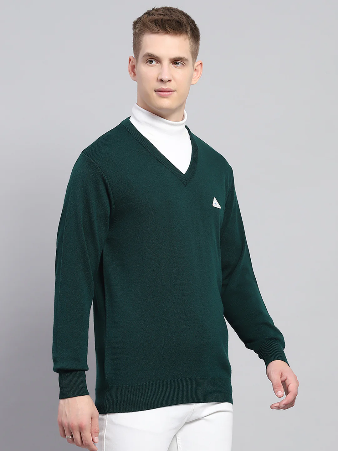 Men Green Solid V Neck Full Sleeve Pullover - Image 4