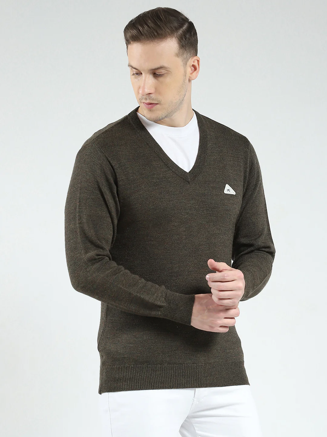Men Green Solid V Neck Full Sleeve Pullover - Image 4