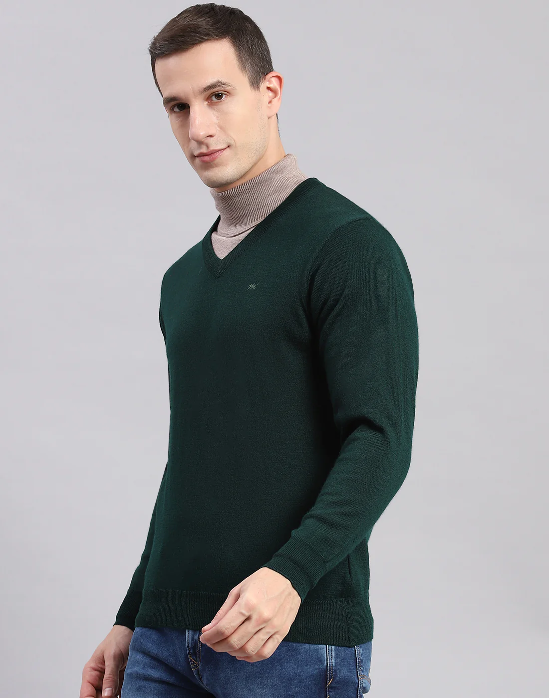 Men Green Solid V Neck Full Sleeve Pullover - Image 2