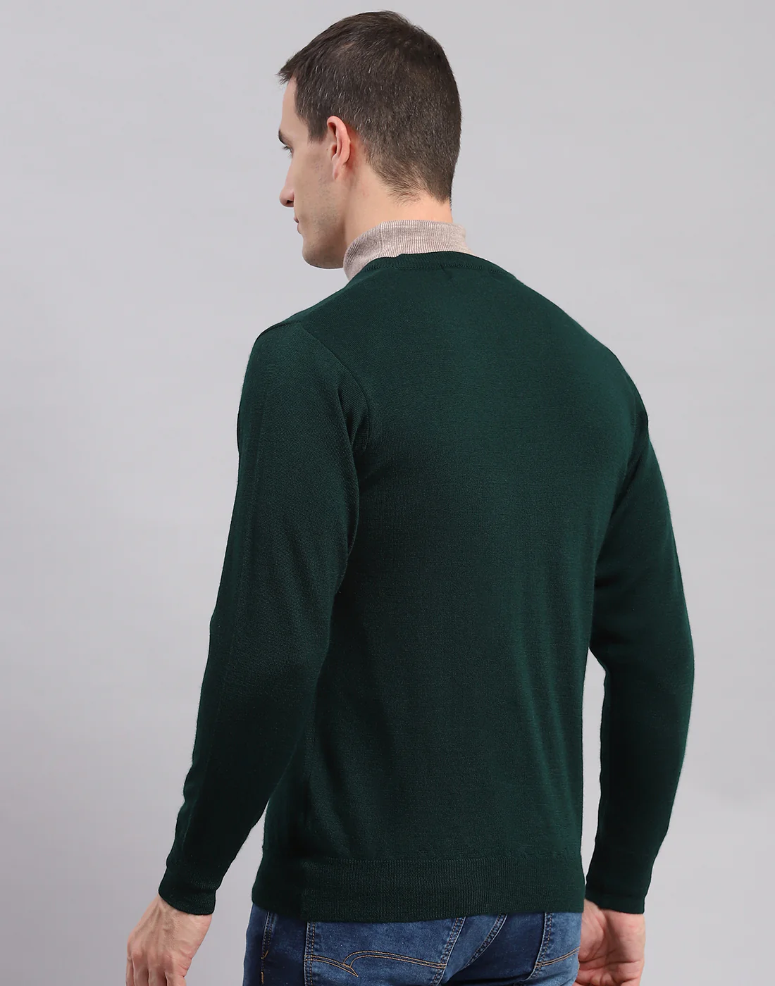 Men Green Solid V Neck Full Sleeve Pullover - Image 4