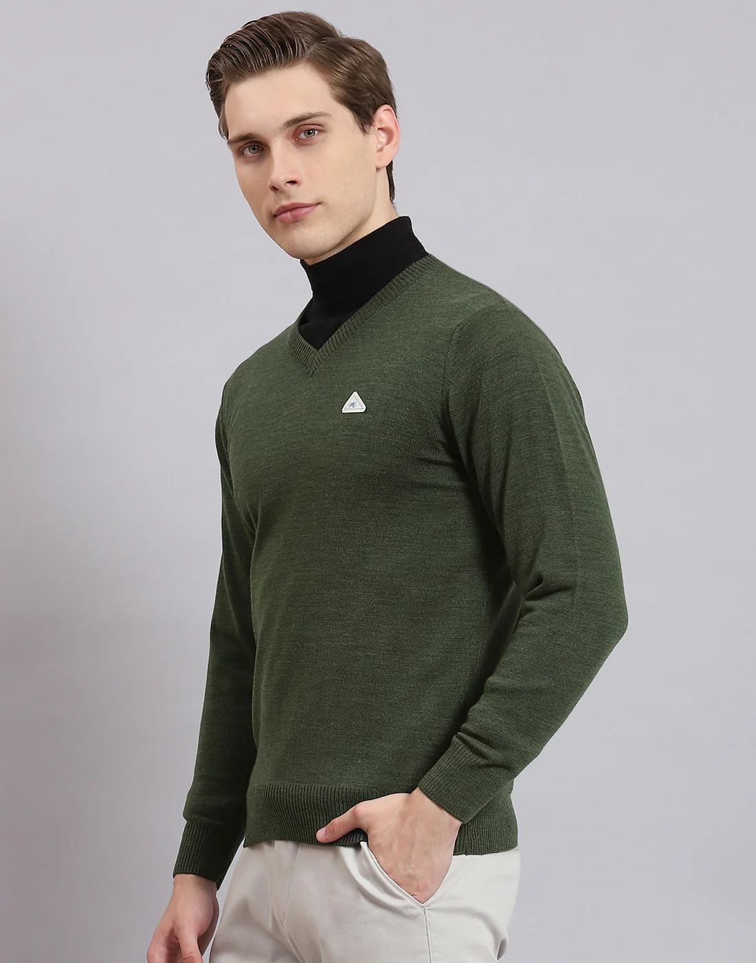 Men Green Solid V Neck Full Sleeve Pullover - Image 4