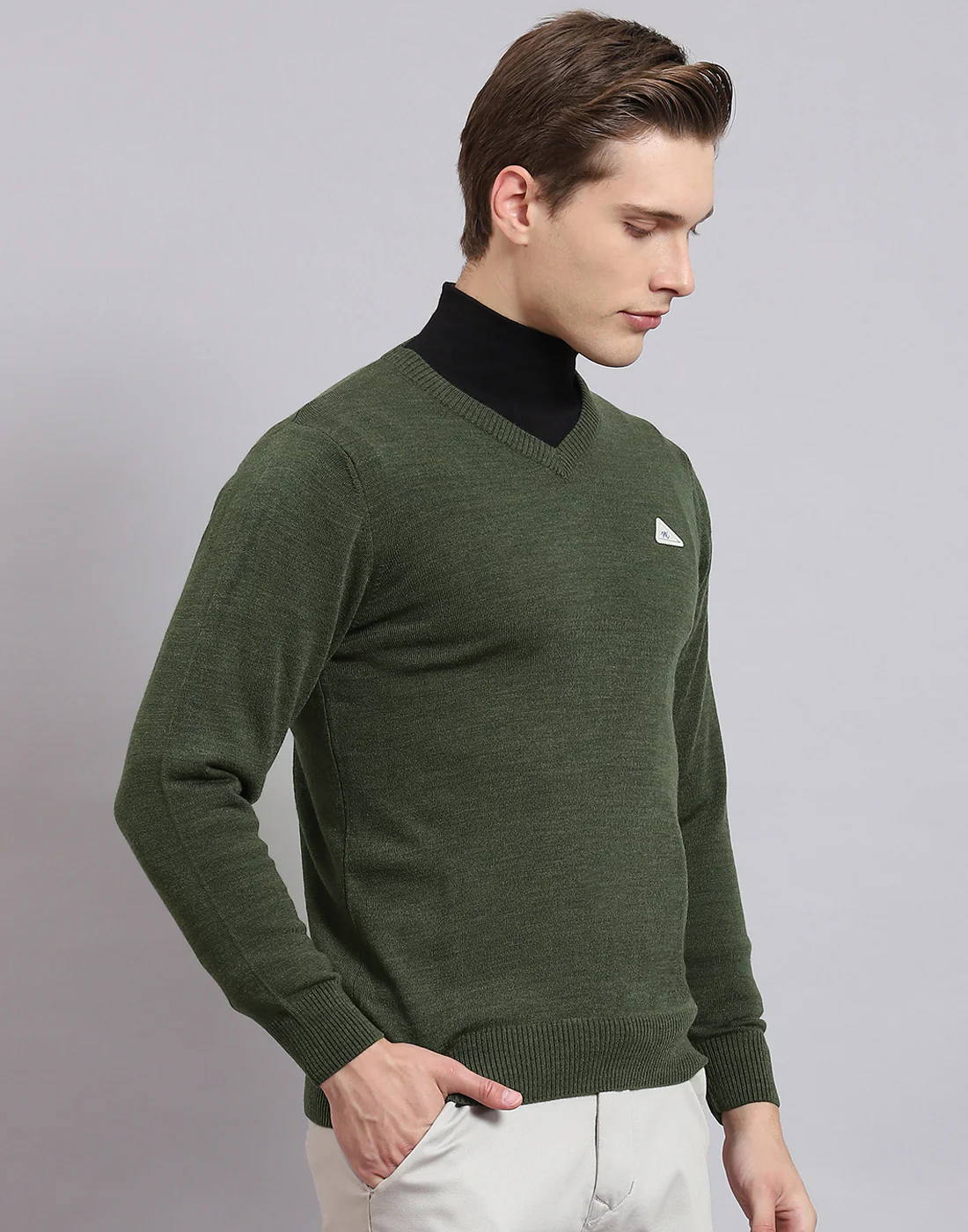 Men Green Solid V Neck Full Sleeve Pullover - Image 5