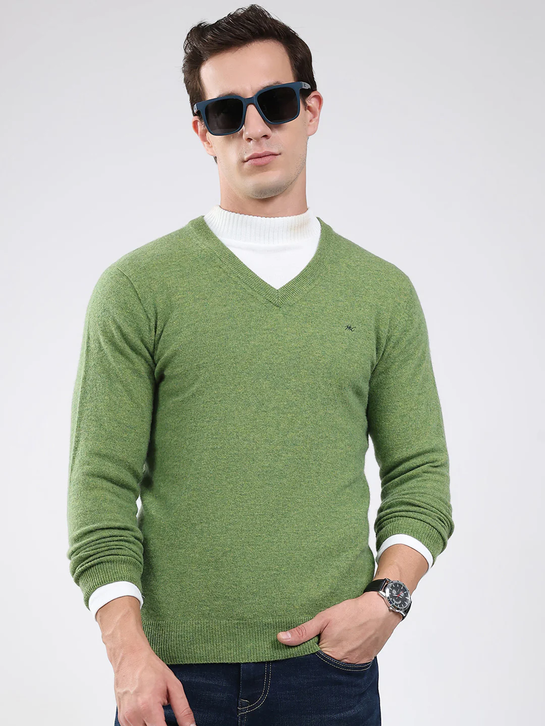 Men Green Solid V Neck Full Sleeve Pullover - Image 6