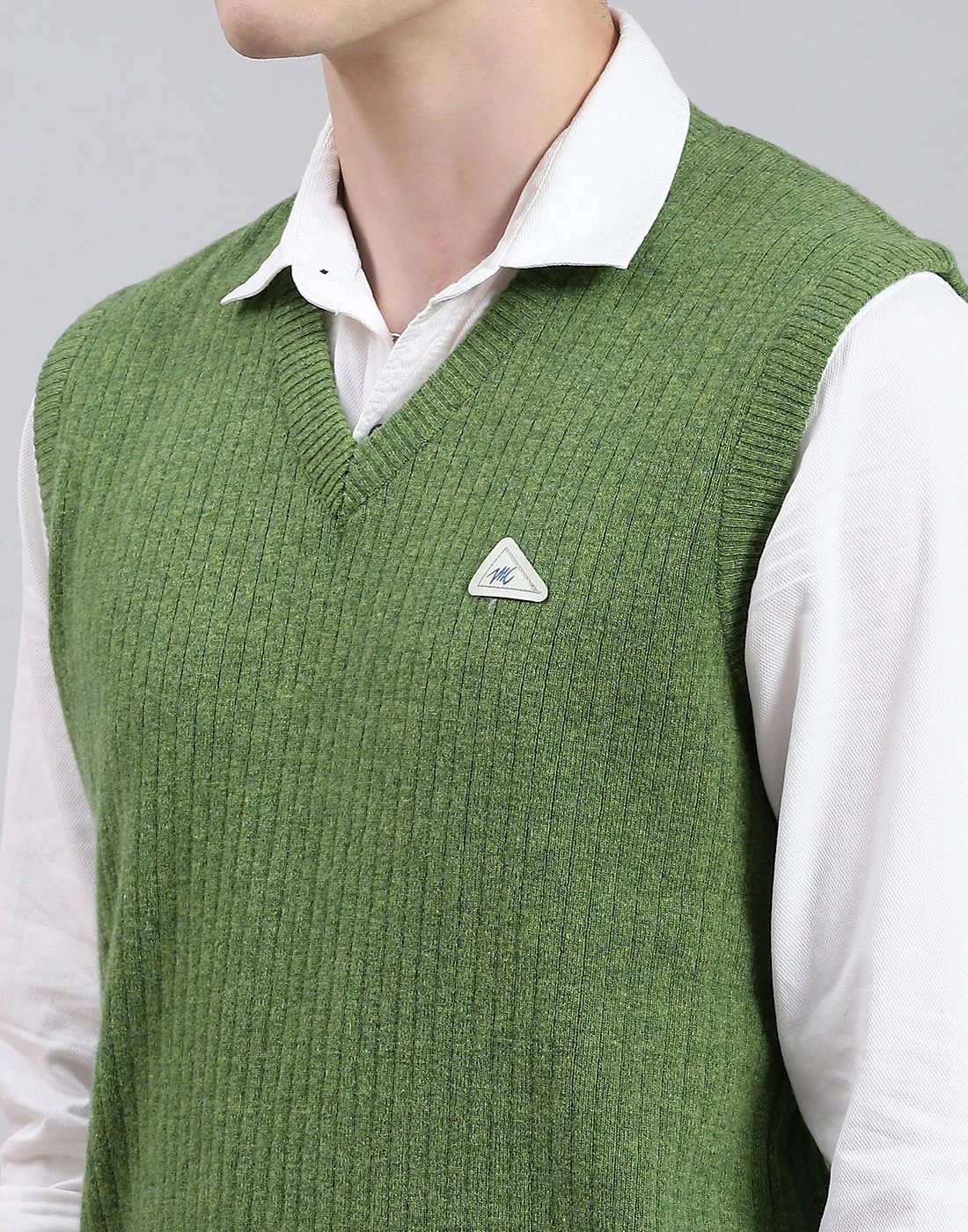 Men Green Solid V Neck Sleeveless Sweater - Image 7