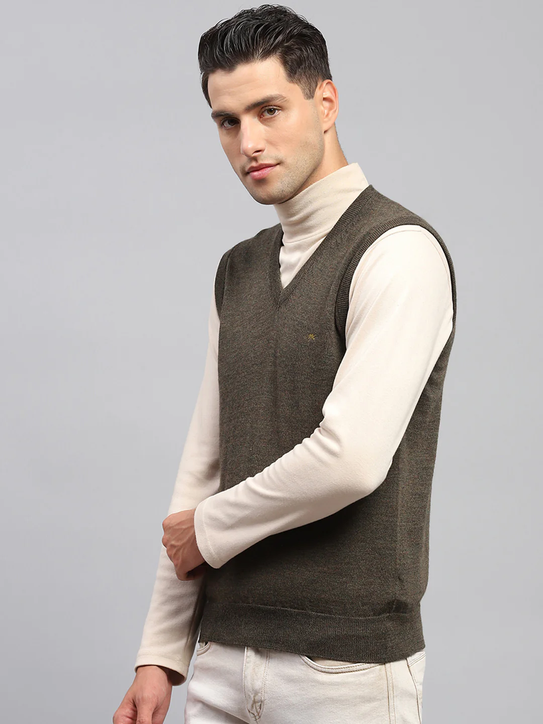 Men Green Solid V Neck Sleeveless Sweater - Image 3