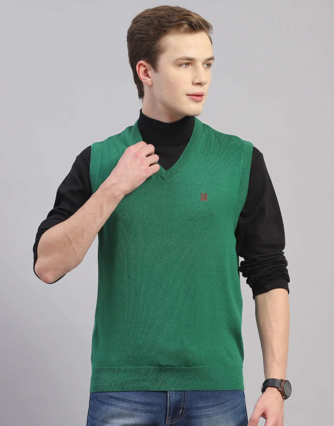 Men Green Solid V Neck Sleeveless Sweater - Image 2