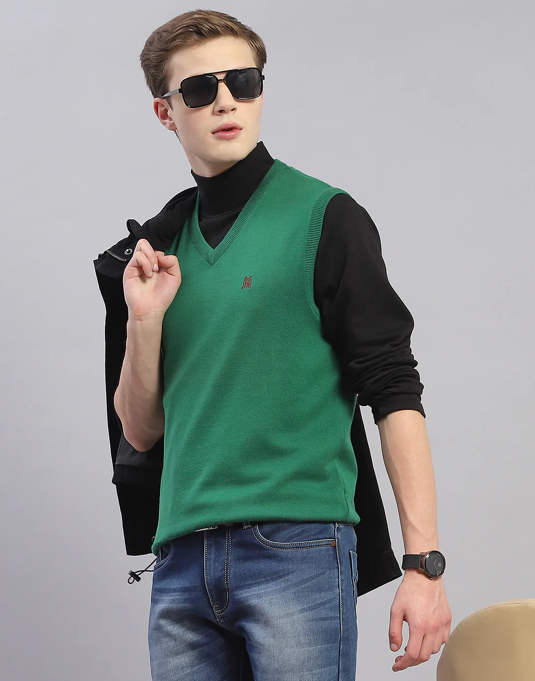 Men Green Solid V Neck Sleeveless Sweater - Image 6
