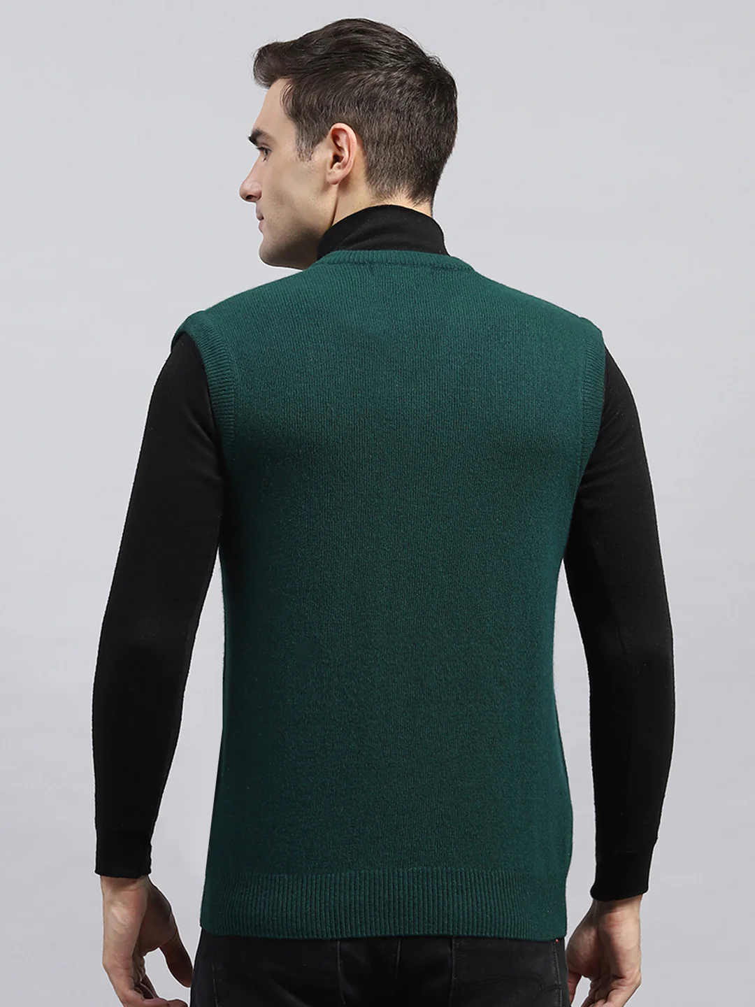 Men Green Solid V Neck Sleeveless Sweater - Image 5