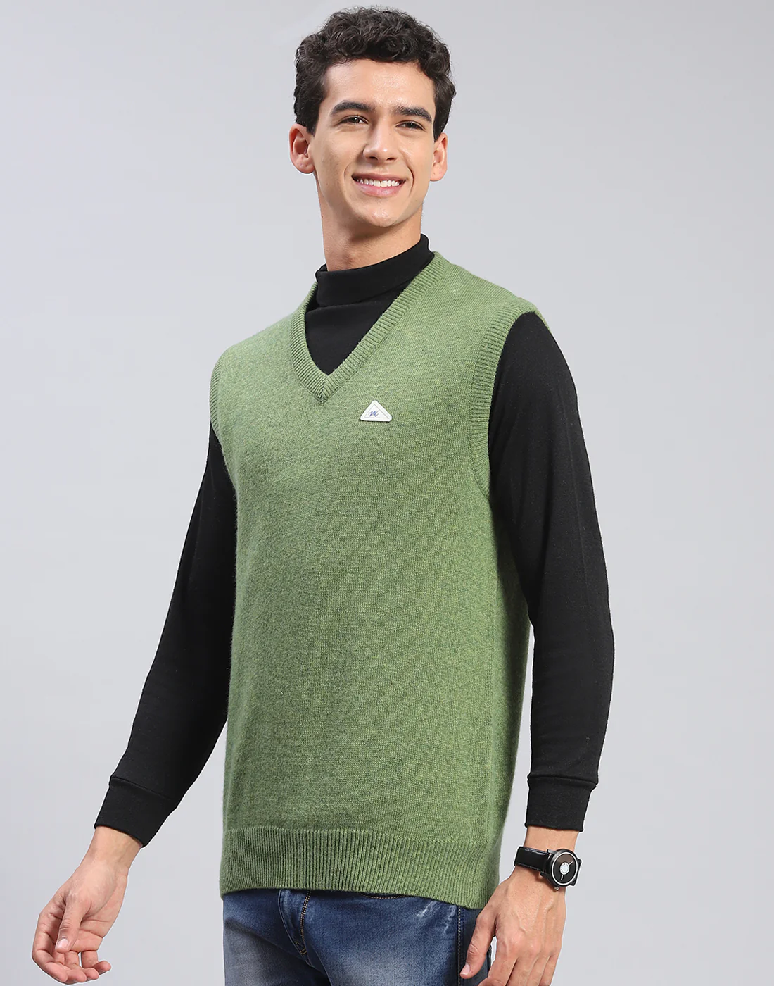 Men Green Solid V Neck Sleeveless Sweater - Image 4