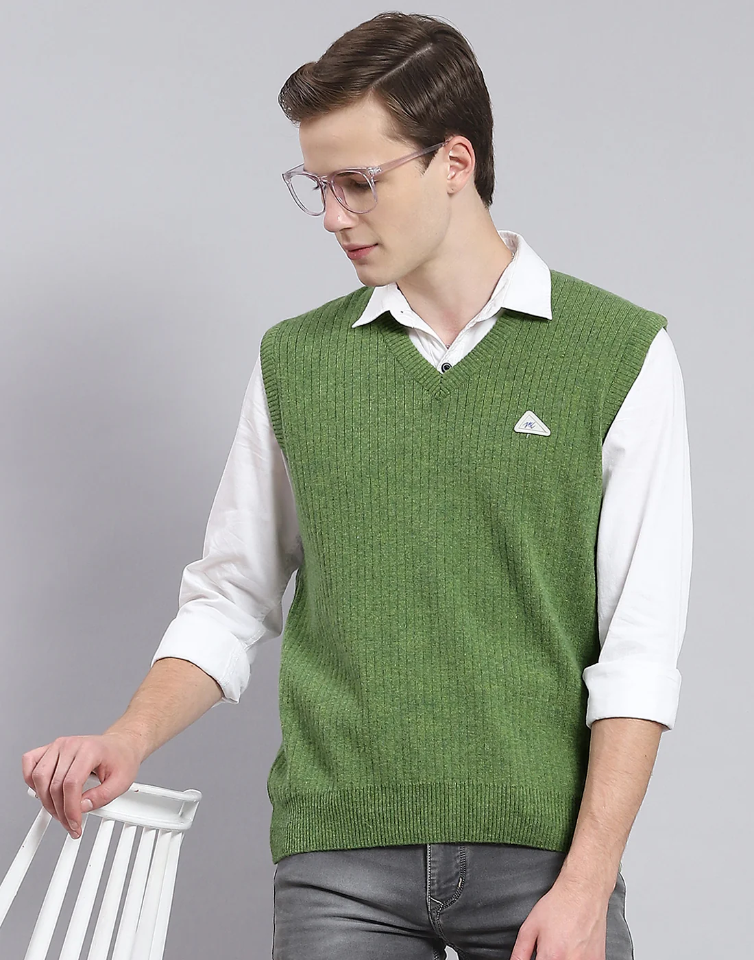 Men Green Solid V Neck Sleeveless Sweater - Image 6