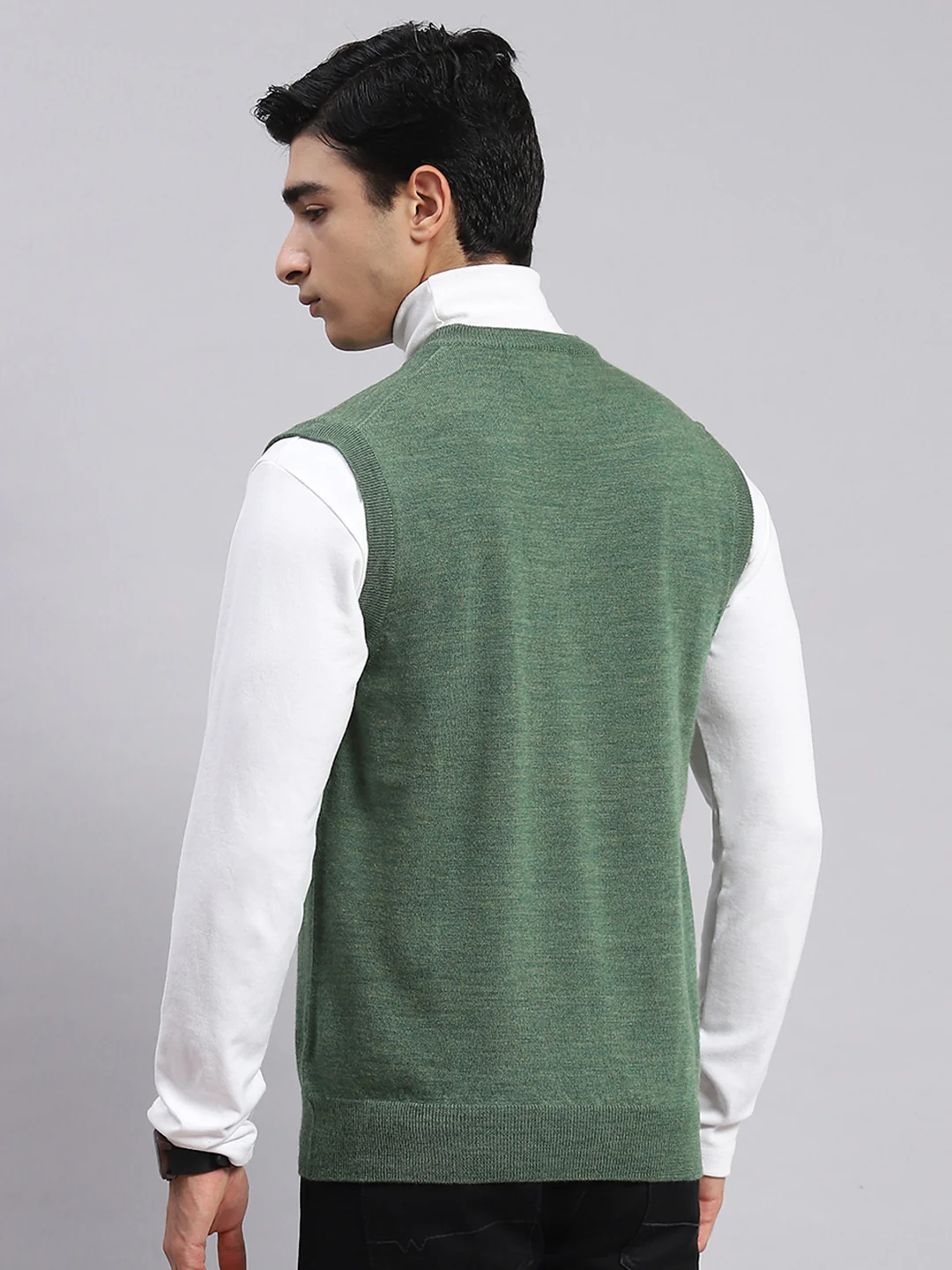 Men Green Solid V Neck Sleeveless Sweater - Image 2