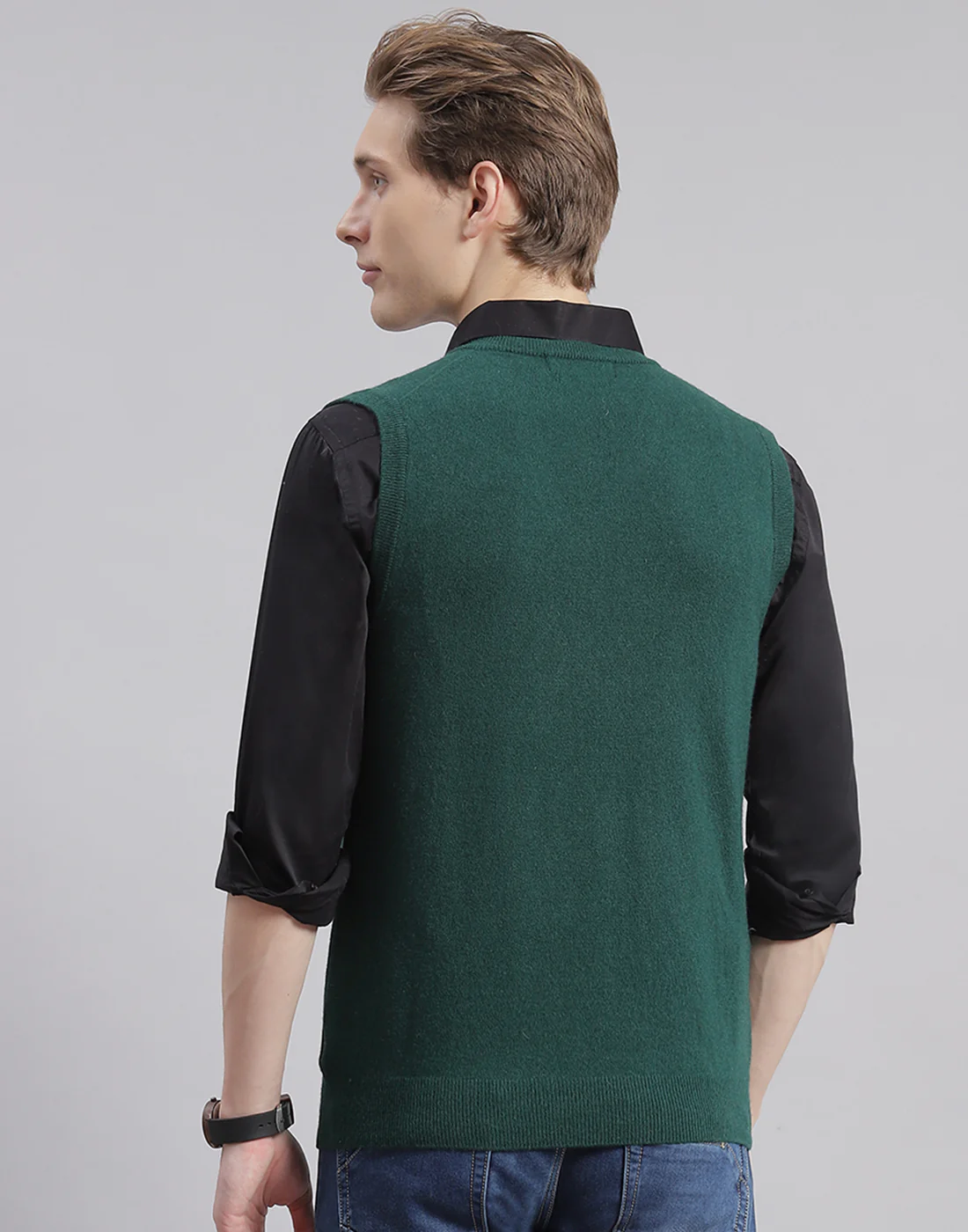 Men Green Solid V Neck Sleeveless Sweater - Image 5