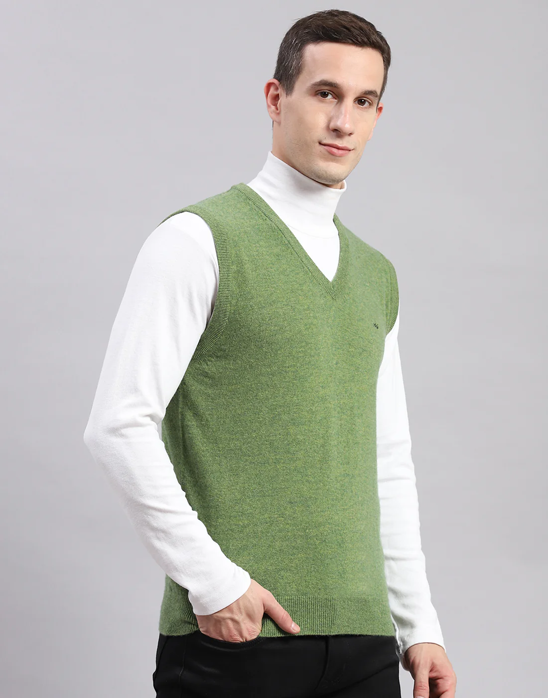 Men Green Solid V Neck Sleeveless Sweater - Image 5