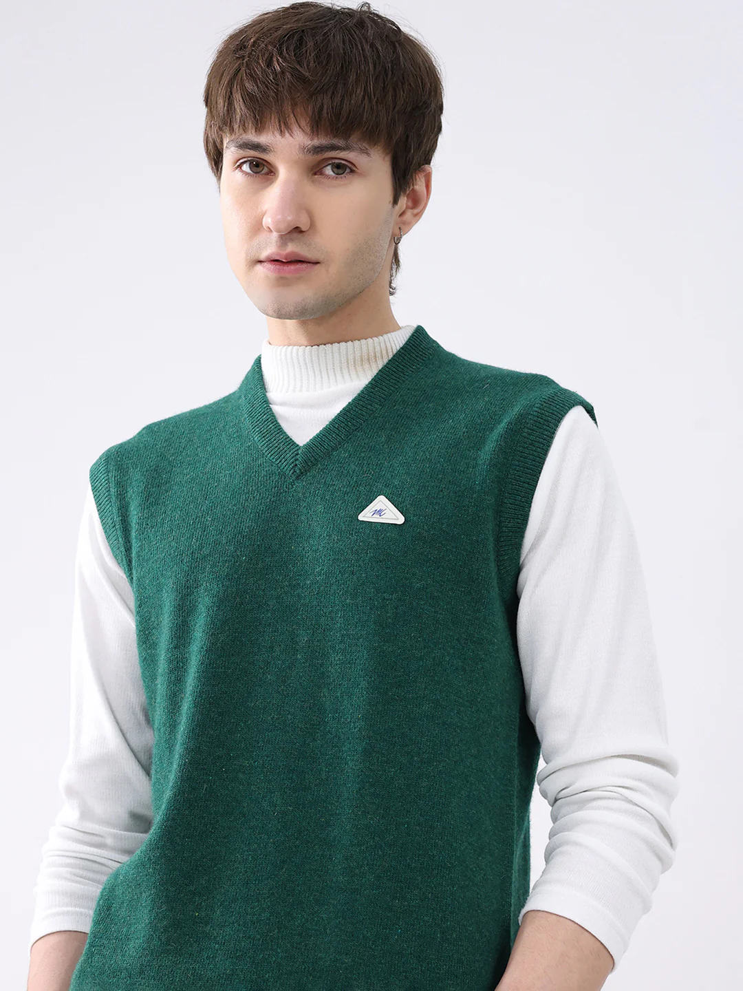 Men Green Solid V Neck Sleeveless Sweater - Image 7