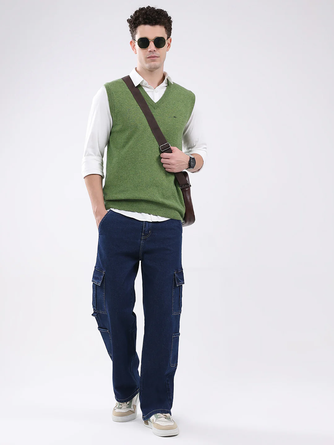 Men Green Solid V Neck Sleeveless Sweater - Image 2