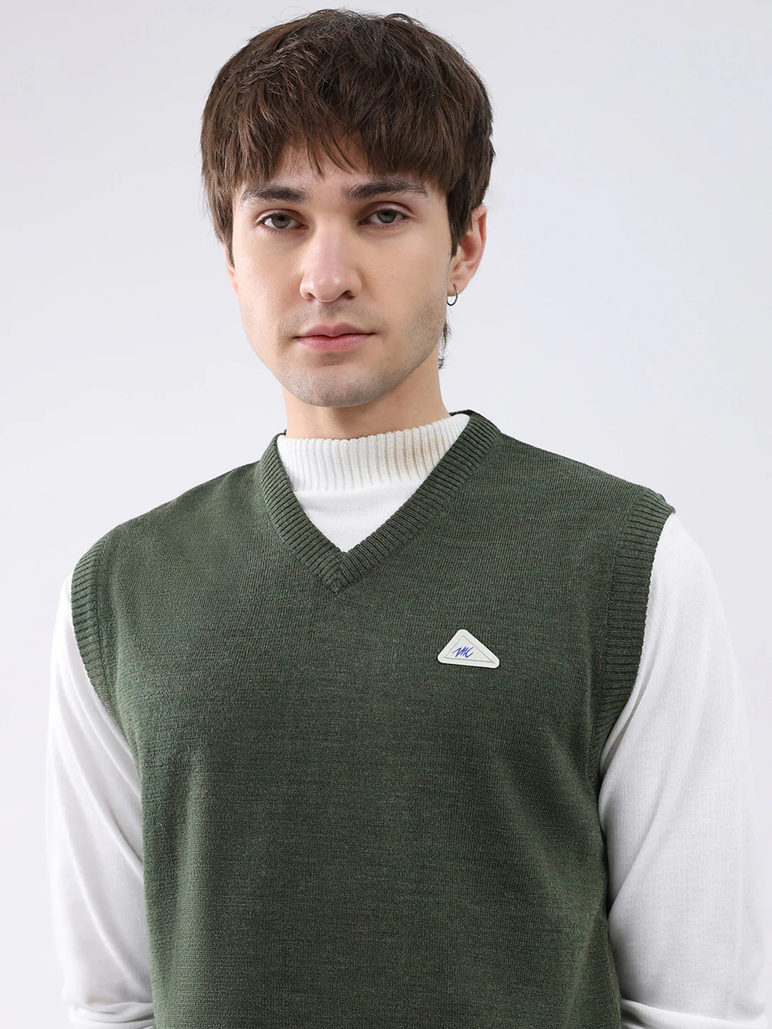 Men Green Solid V Neck Sleeveless Sweater - Image 7