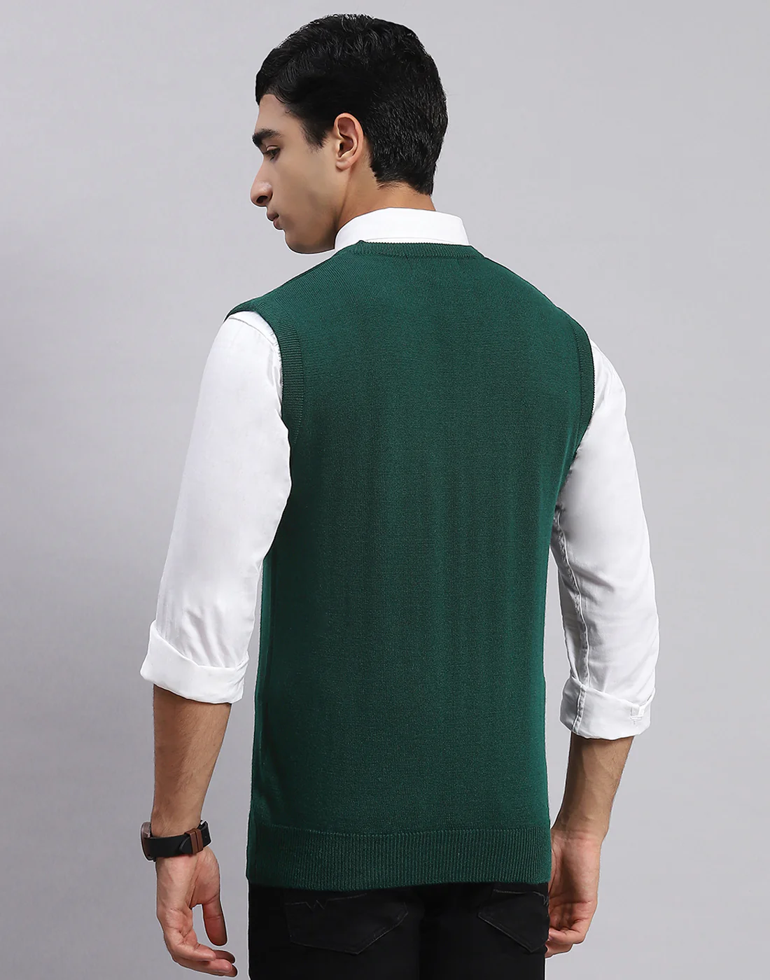 Men Green Solid V Neck Sleeveless Sweaters/Pullovers - Image 5