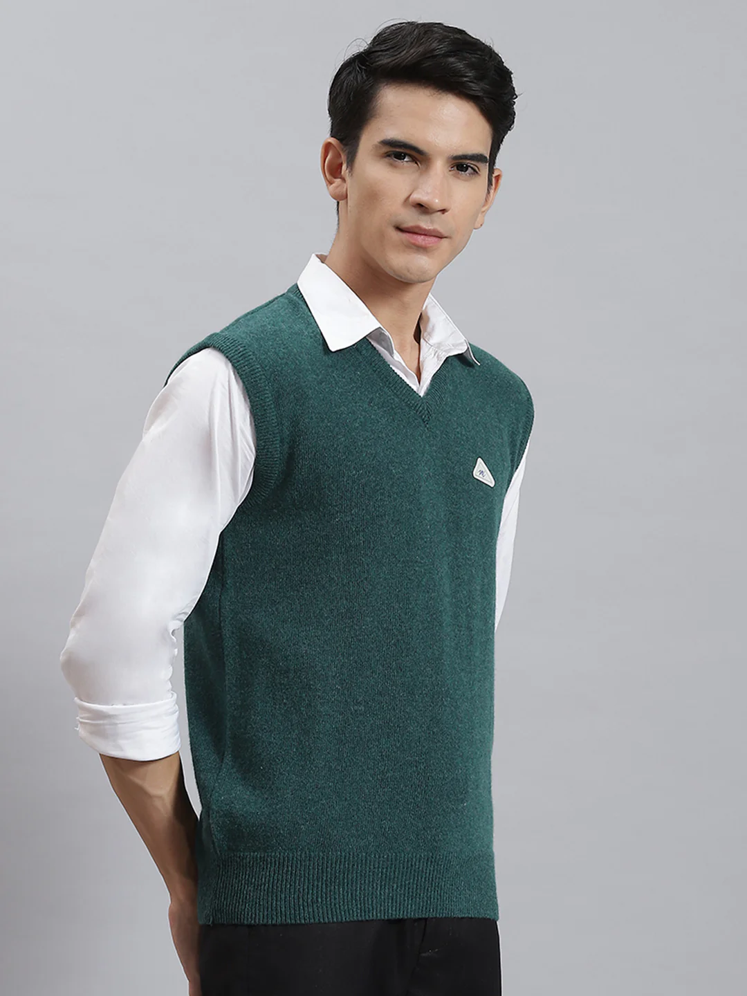Men Green Solid V Neck Sleeveless Sweaters/Pullovers - Image 4