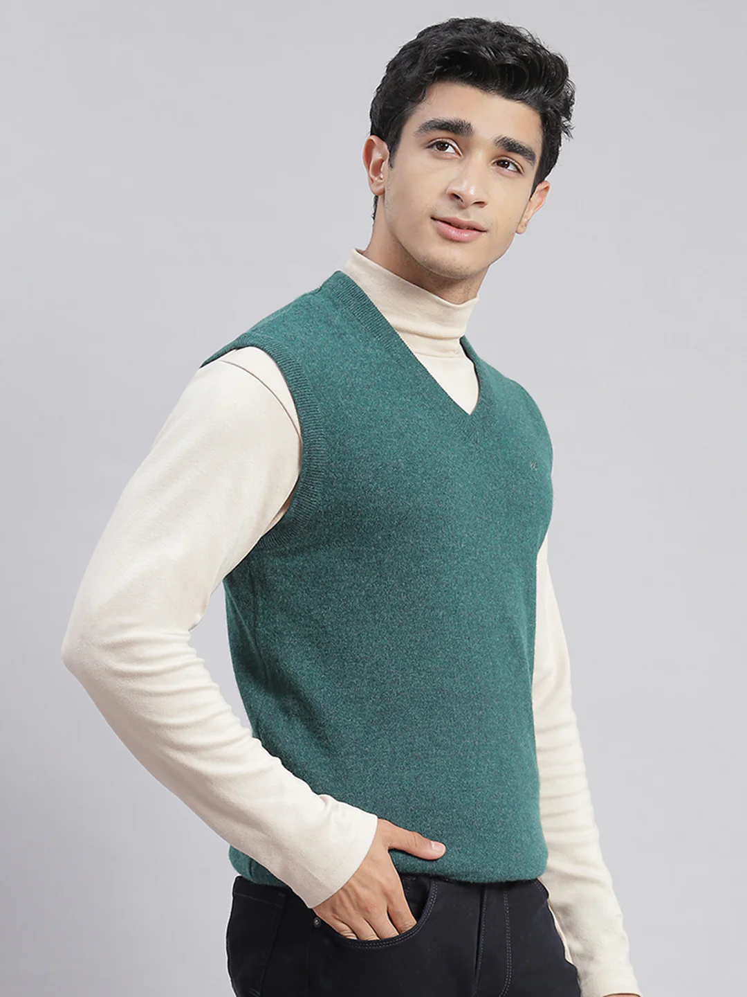 Men Green Solid V Neck Sleeveless Sweaters/Pullovers - Image 6