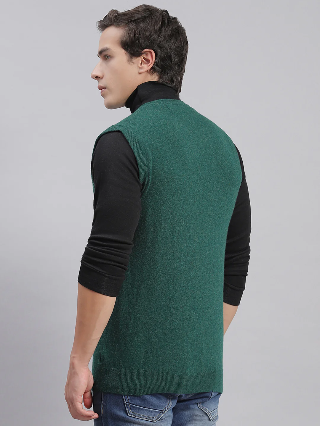 Men Green Solid V Neck Sleeveless Sweaters/Pullovers - Image 5