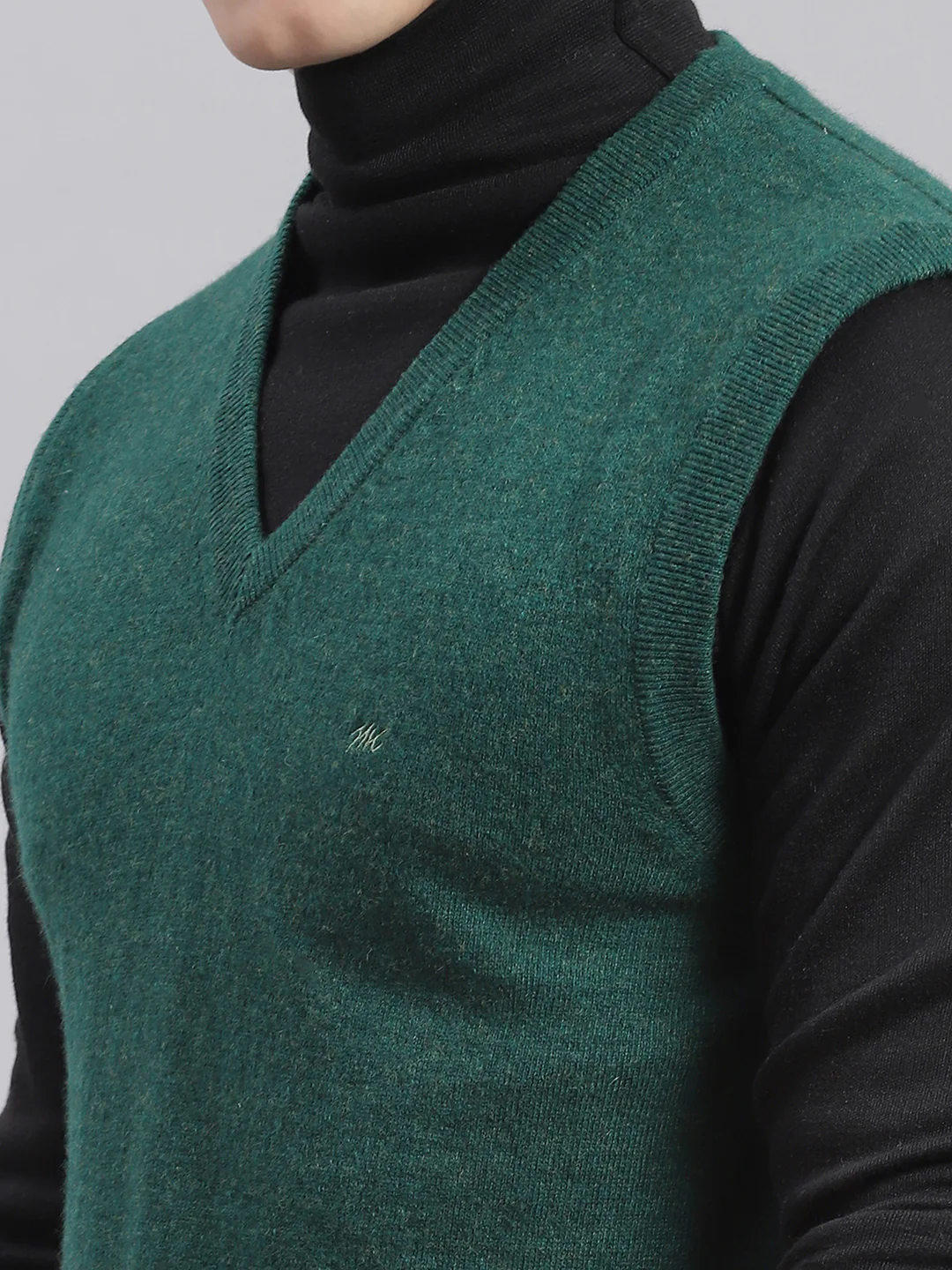 Men Green Solid V Neck Sleeveless Sweaters/Pullovers - Image 6