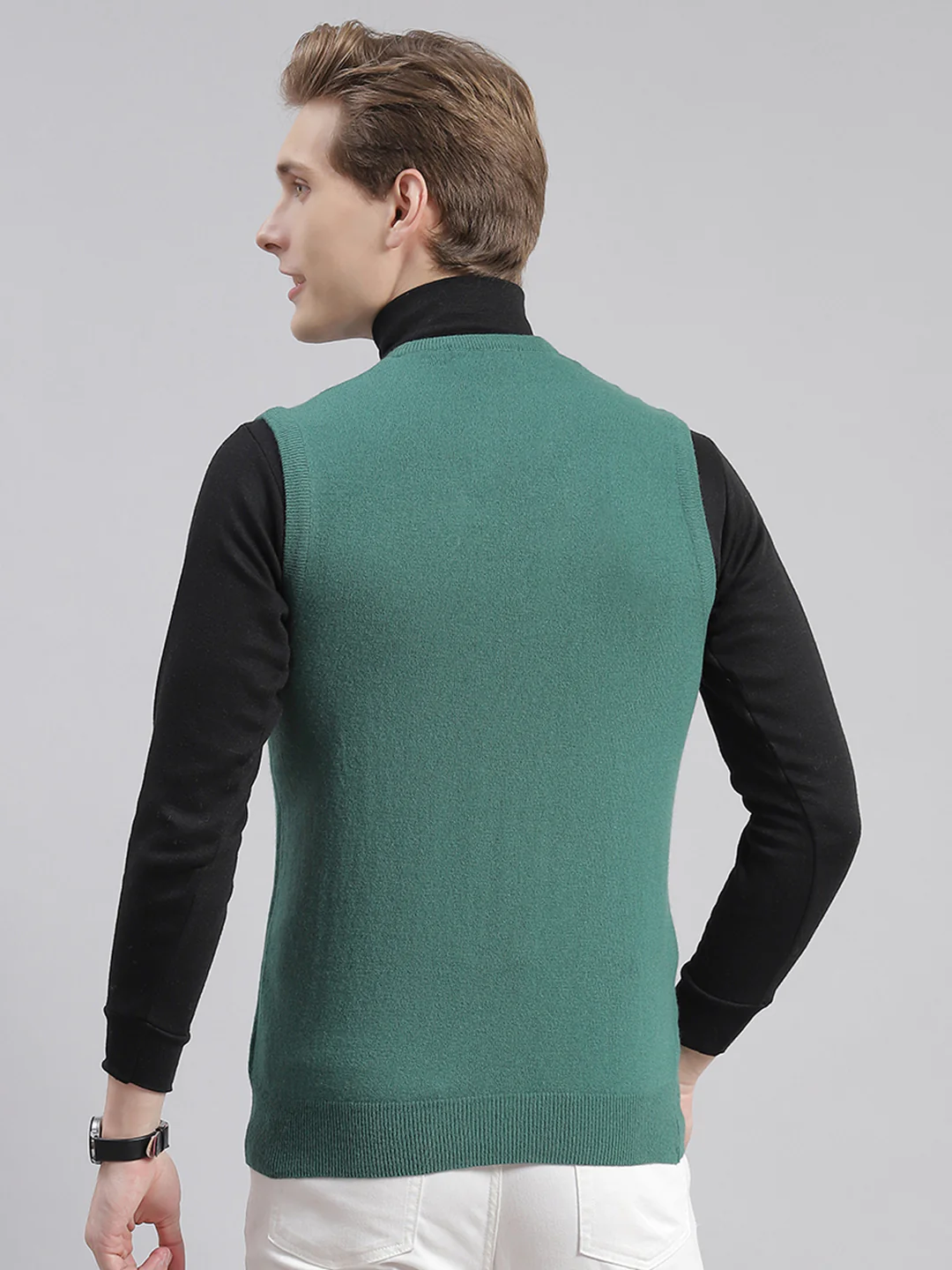 Men Green Solid V Neck Sleeveless Sweaters/Pullovers - Image 5