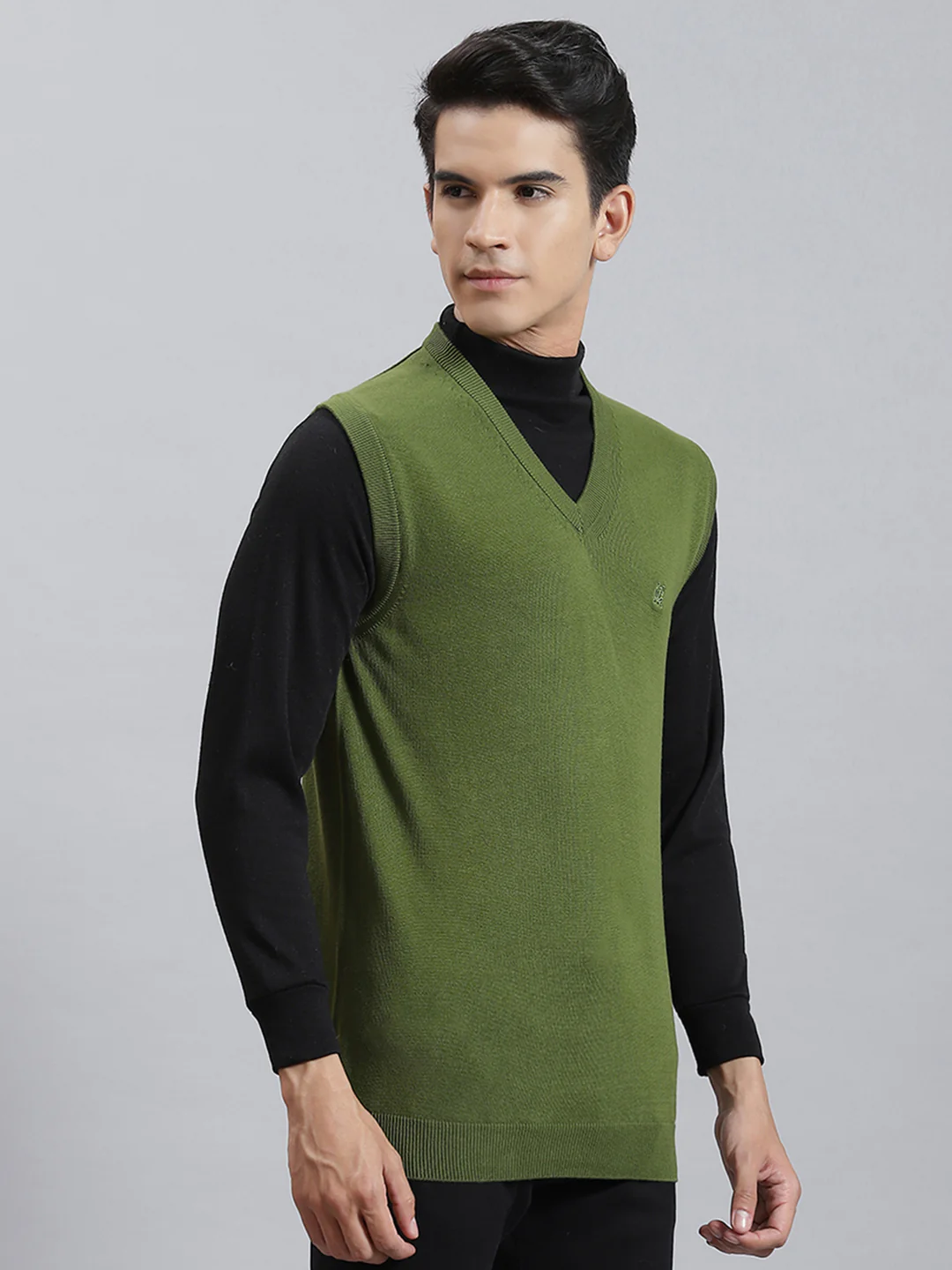 Men Green Solid V Neck Sleeveless Sweaters/Pullovers - Image 4