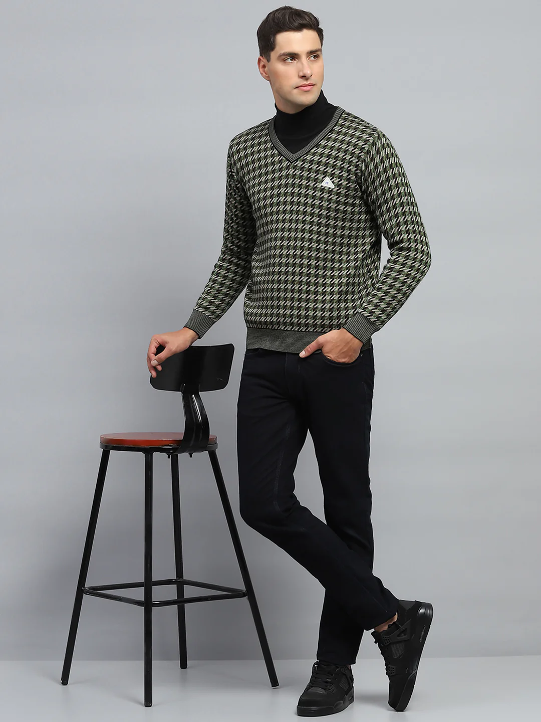 Men Green Stripe V Neck Full Sleeve Pullover - Image 2