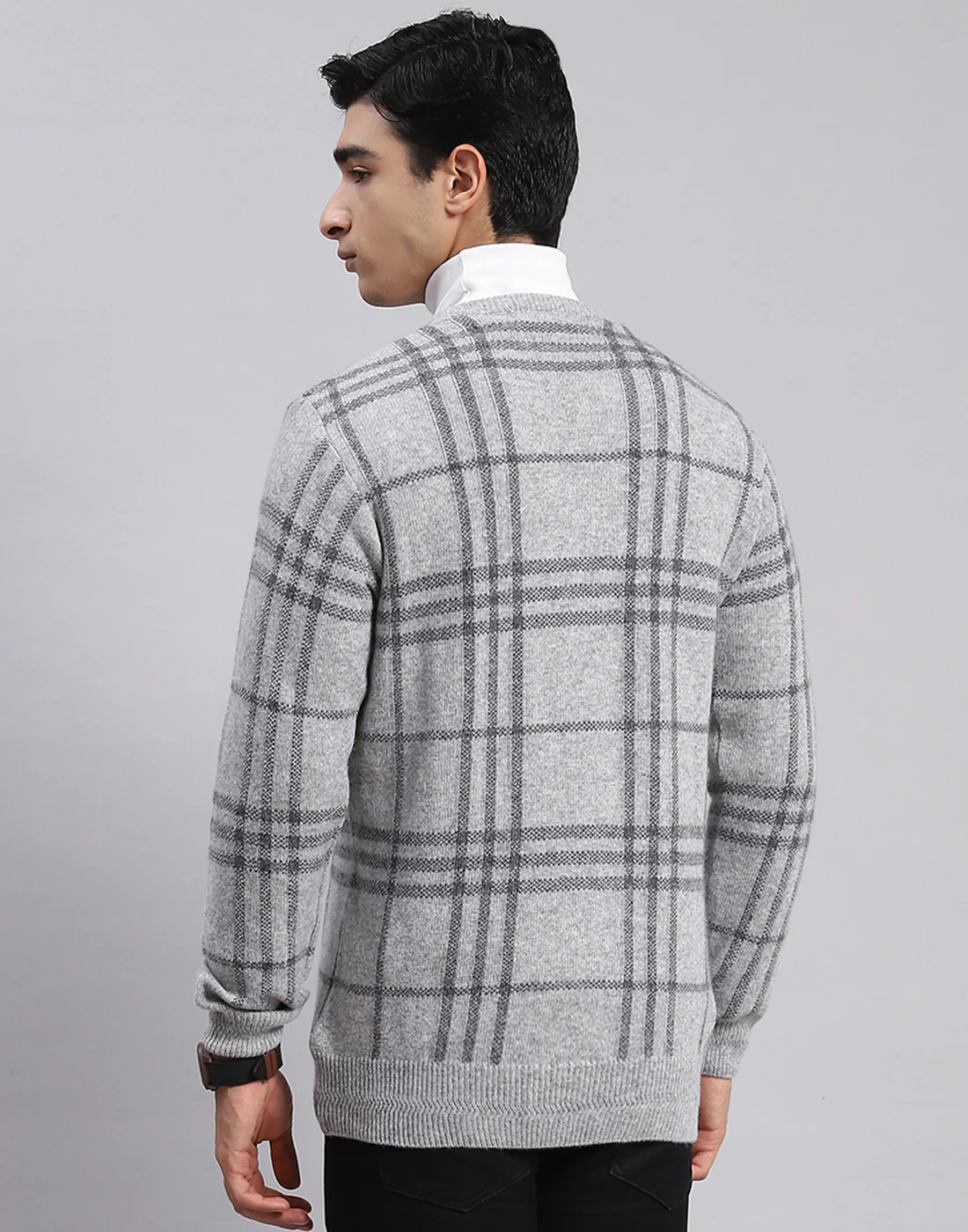 Men Grey Check V Neck Full Sleeve Sweaters/Pullovers - Image 6