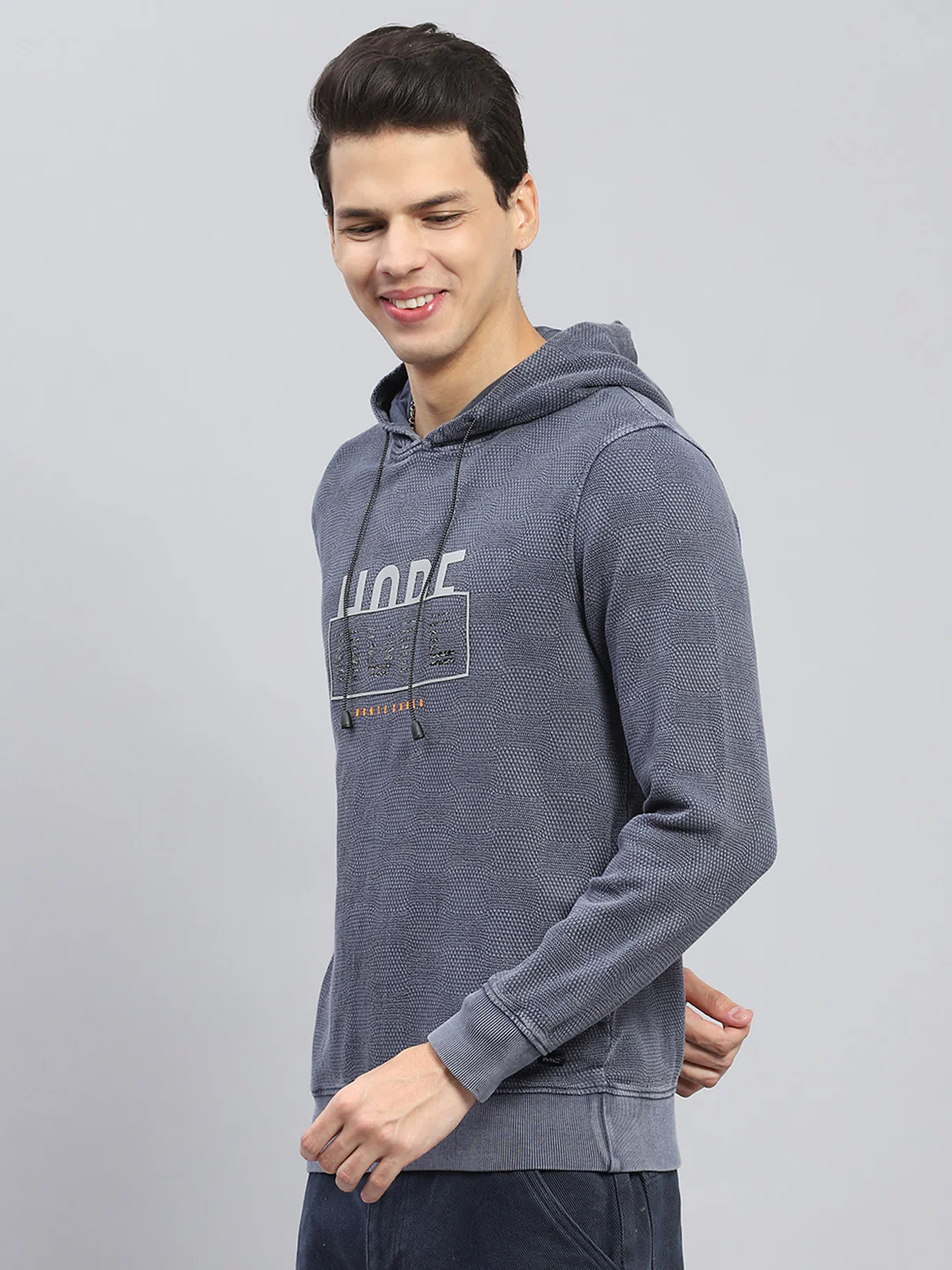 Men Grey Printed Hooded Full Sleeve Winter T-Shirt - Image 3