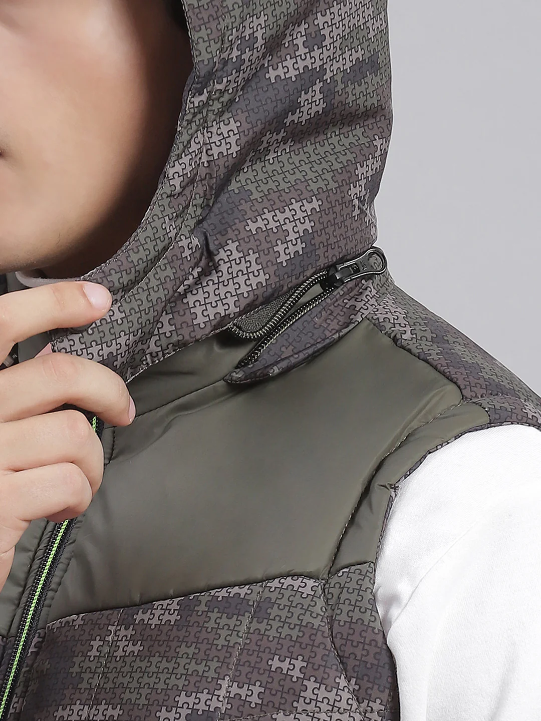 Men Grey Printed Hooded Sleeveless Jackets - Image 9