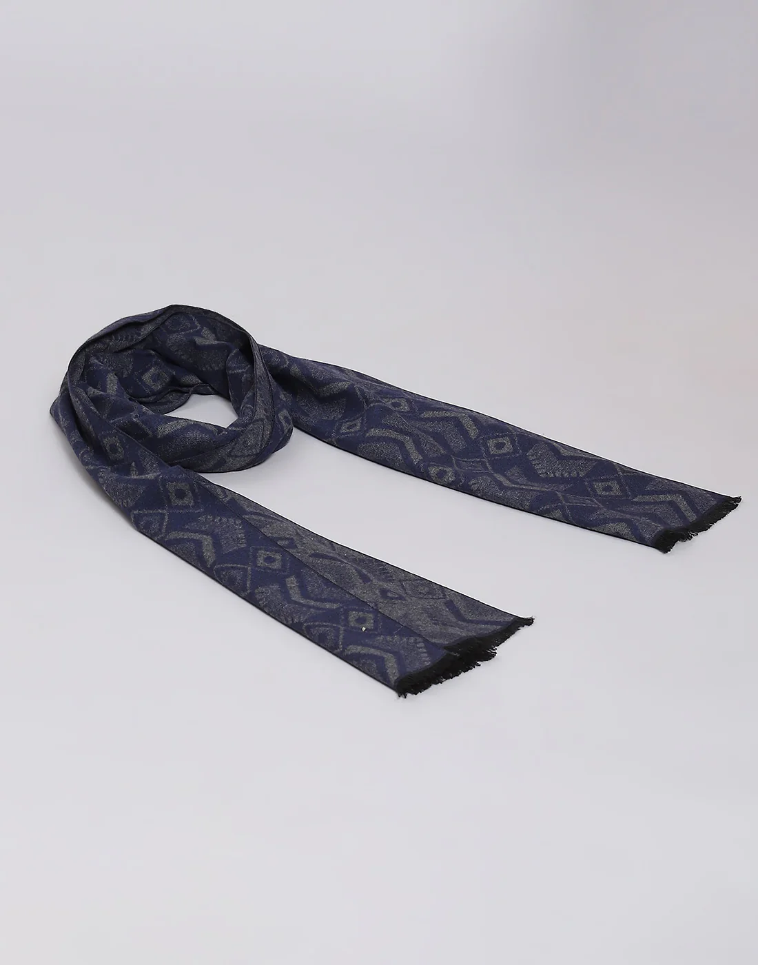 Men Grey Self Design Muffler - Image 3