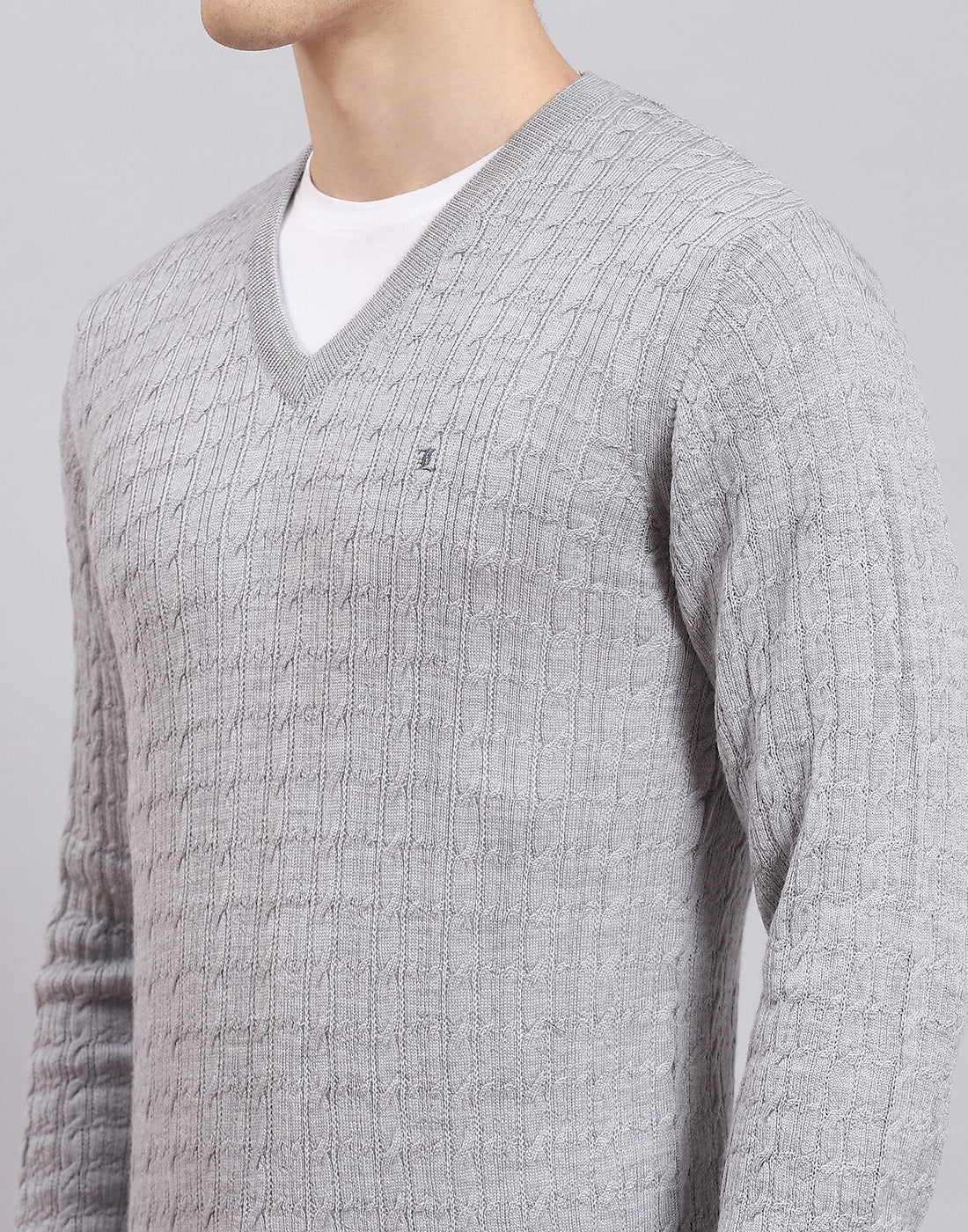 Men Grey Self Design V Neck Full Sleeve Sweater - Image 7