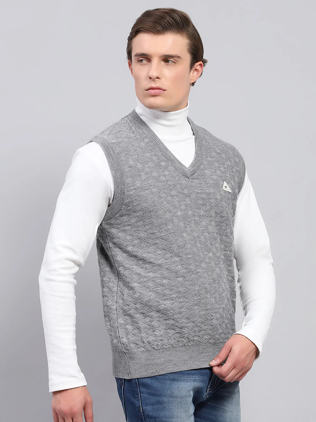 Men Grey Self Design V Neck Sleeveless Sweater - Image 4