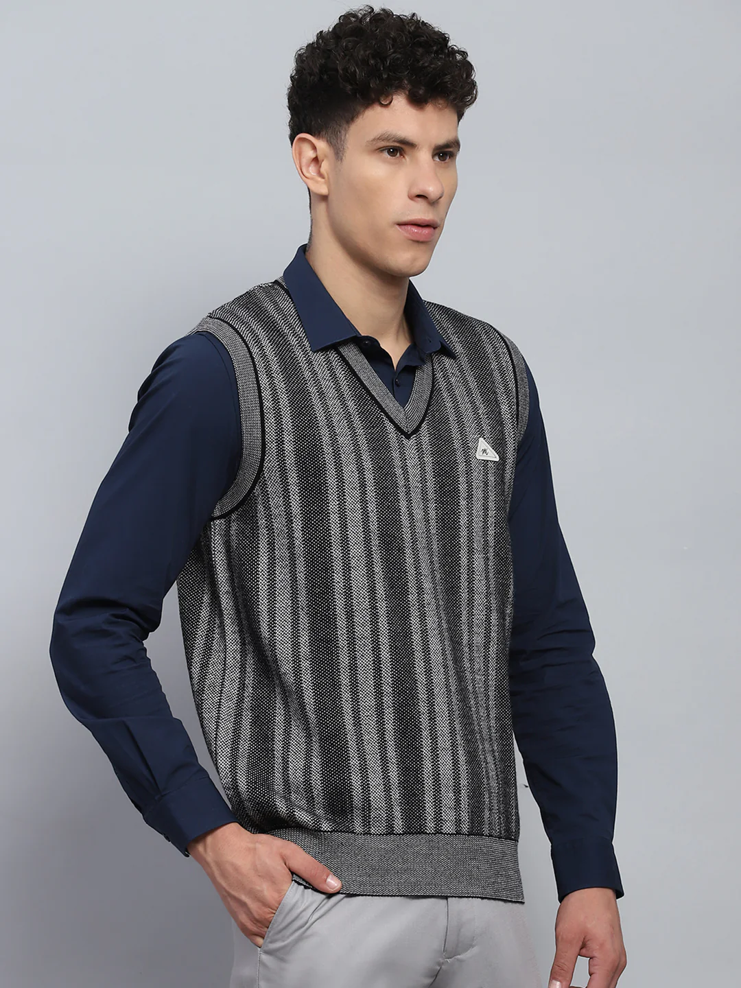 Men Grey Self Design V Neck Sleeveless Sweater - Image 4
