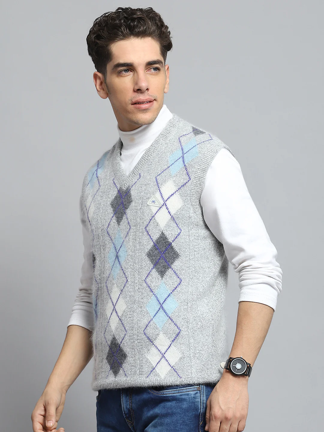 Men Grey Self Design V Neck Sleeveless Sweater - Image 3